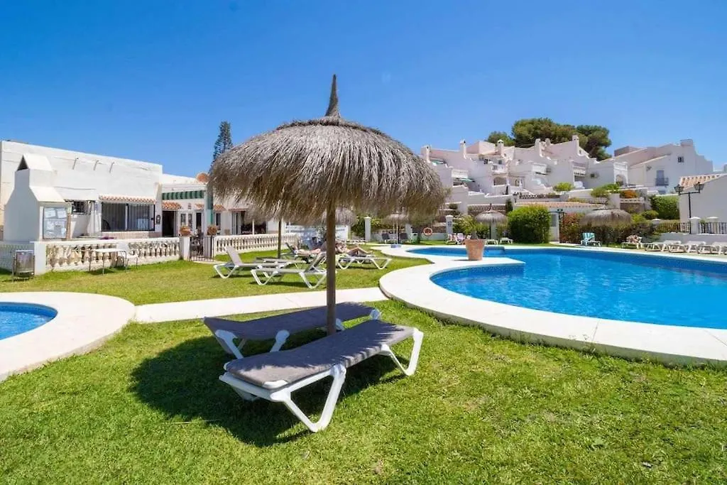 Apartamento Tropicana Townhouse, 2 Bedroom Next To The Pool Nerja España