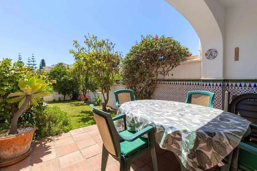 Tropicana Townhouse, 2 Bedroom Next To The Pool Nerja