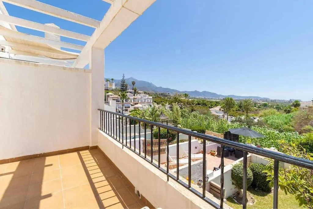 Tropicana Townhouse, 2 Bedroom Next To The Pool Nerja